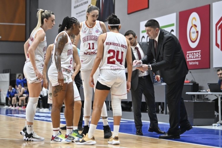 Galatasaray, Milos Paden y&ouml;netiminde 7 ma&ccedil;ını da kazandı