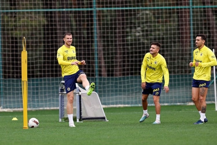 Fenerbah&ccedil;e, Trabzonspor ma&ccedil;ının hazırlıklarını s&uuml;rd&uuml;rd&uuml;