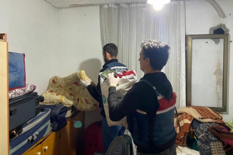 İzmir'de DEAŞ operasyonu; 4 g&ouml;zaltı
