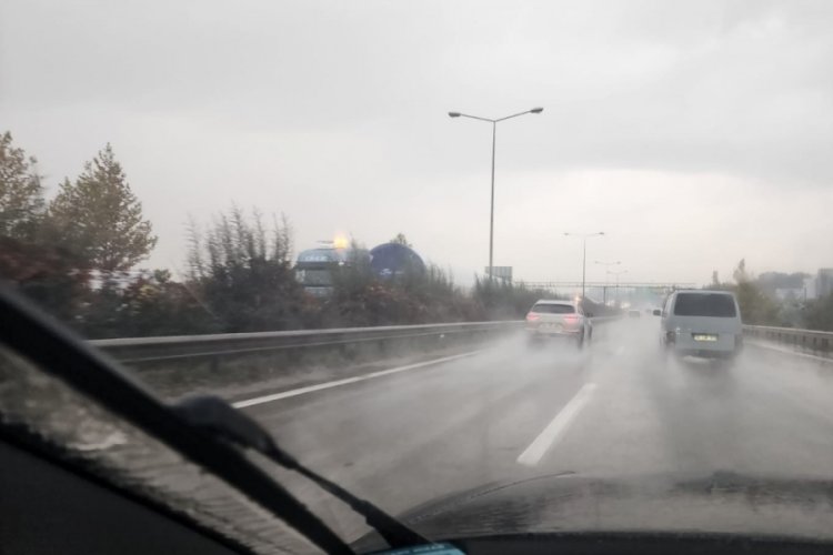 Bursa'da kayan kamyon trafiğe sebep oldu!