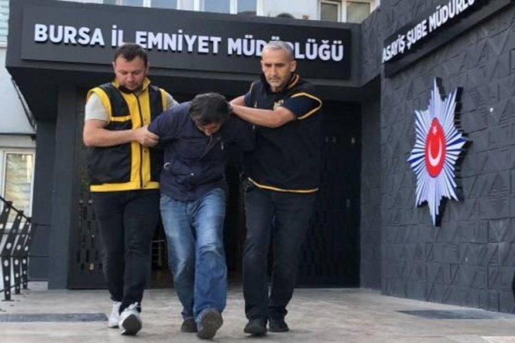 Bursa'da 9 yaşındaki &ccedil;ocuğun y&uuml;z&uuml;ne biber gazı sıkan kişi tutuklandı