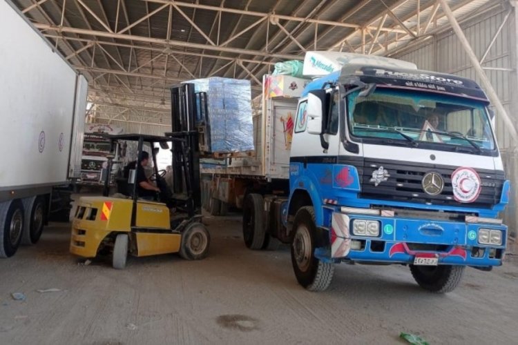102 yardım tırı Mısır'dan Gazze'ye ge&ccedil;ti