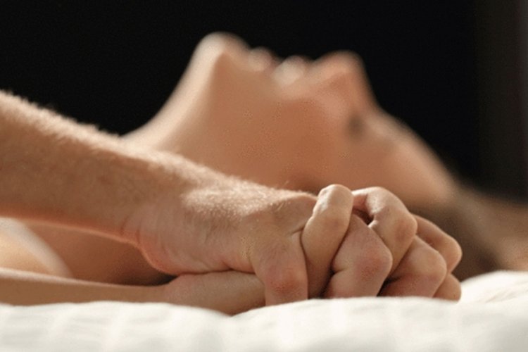 Oğlu ile gelinin cinsel ilişki g&ouml;r&uuml;nt&uuml;lerini paylaştı