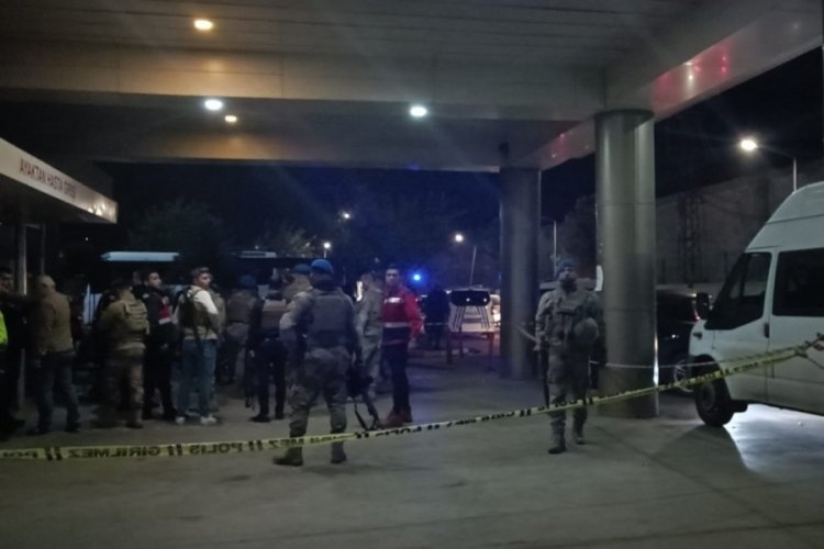 Diyarbakır'da silahlı kavga sonucu 1 &ouml;l&uuml;, 13 yaralı