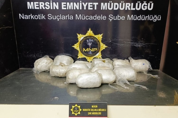 Mersin'de uyuşturucu operasyonunda 8 kilogram esrar ele ge&ccedil;irildi