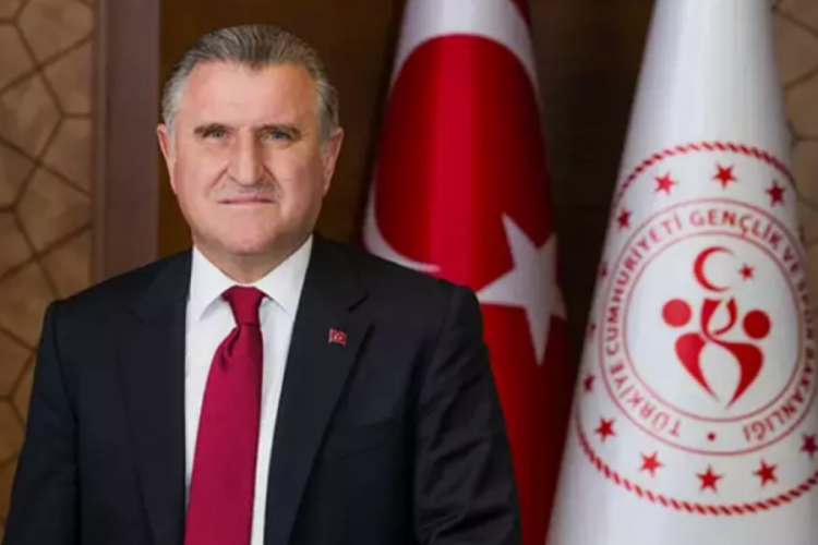 Gen&ccedil;lik ve Spor Bakanı Osman Aşkın Bak'tan vergisiz cep telefonu a&ccedil;ıklaması