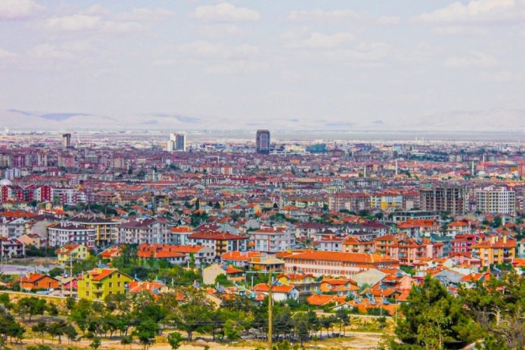 Konya'da eşini tabancayla yaralayan ş&uuml;pheli ka&ccedil;tı