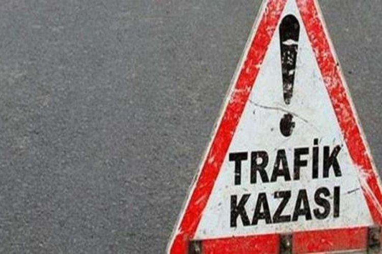 Afyonkarahisar'da otomobil tescilsiz motosiklet ile &ccedil;arpıştı: 2 yaralı