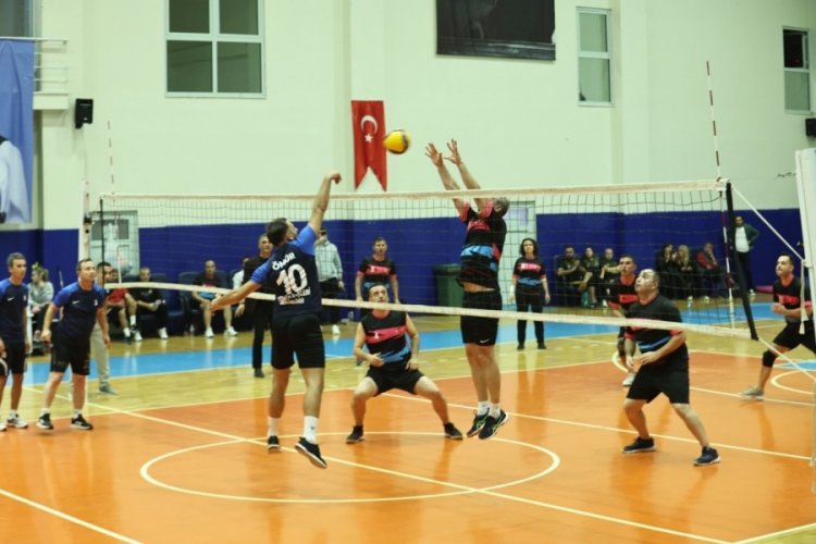 Bursa Nil&uuml;fer'de nefes kesen turnuvanın şampiyonu Zabıta M&uuml;d&uuml;rl&uuml;ğ&uuml; oldu