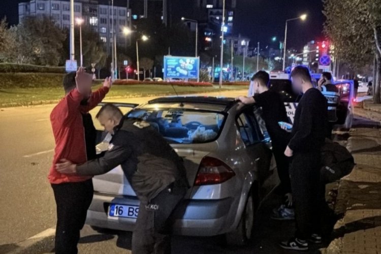Bursa polisi huzur i&ccedil;in gece g&uuml;nd&uuml;z sahada