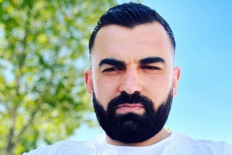 Kırşehir'de şarampole devrilen otomobilin s&uuml;r&uuml;c&uuml;s&uuml; &ouml;ld&uuml;