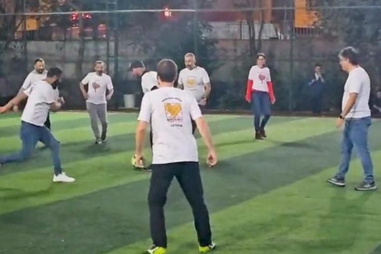 İstanbul'da hastalar ve cerrahlar futbol oynadı