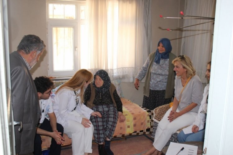 BU&Uuml;'l&uuml; &ouml;ğrenciler &Ccedil;adır Projesi ile uzak k&ouml;ylere sağlık hizmeti sunuyor