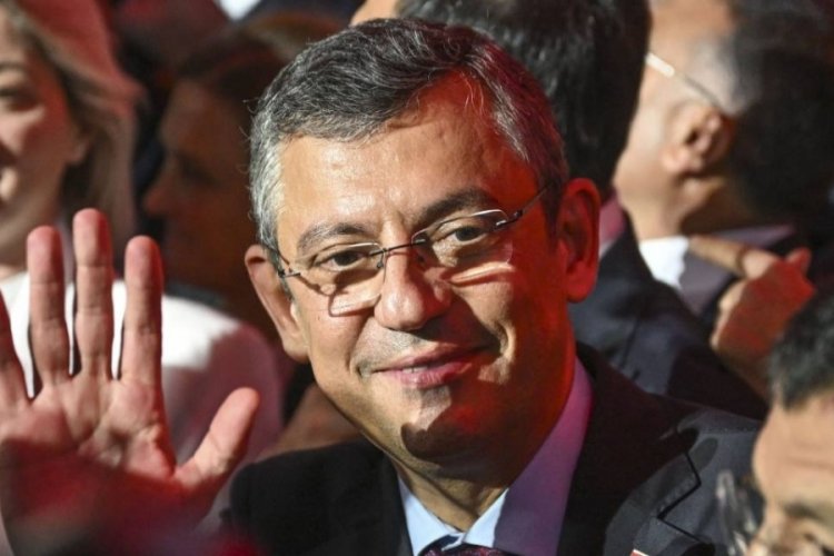 81 il başkanı ile g&ouml;r&uuml;şen &Ouml;zg&uuml;r &Ouml;zel'den a&ccedil;ıklama: CHP'ye yakışır bir PM listesi yapacağız