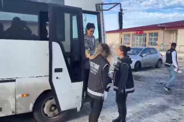 Dilan Polat 'ağlayarak' cezaevine girdi