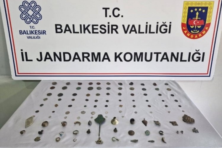 Balıkesir'de 135 par&ccedil;a tarihi eser ele ge&ccedil;irildi, bir zanlı g&ouml;zaltına alındı