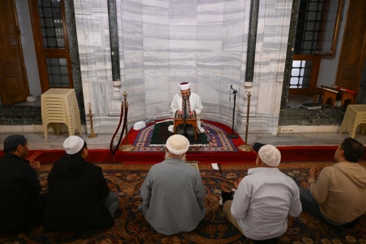 İstanbul'da camilerde Gazze i&ccedil;in dua edildi