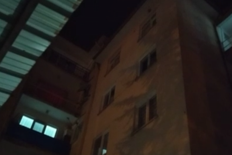 Şizofreni hastası kadın 112'yi aradı, 5. kattan atladı