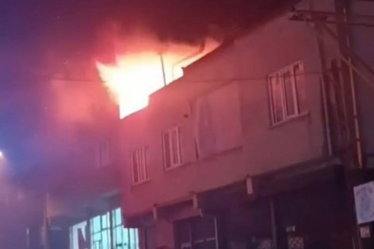 Bursa'da &ccedil;atıda yangın &ccedil;ıktı! Sı&ccedil;ramadan s&ouml;nd&uuml;r&uuml;ld&uuml;