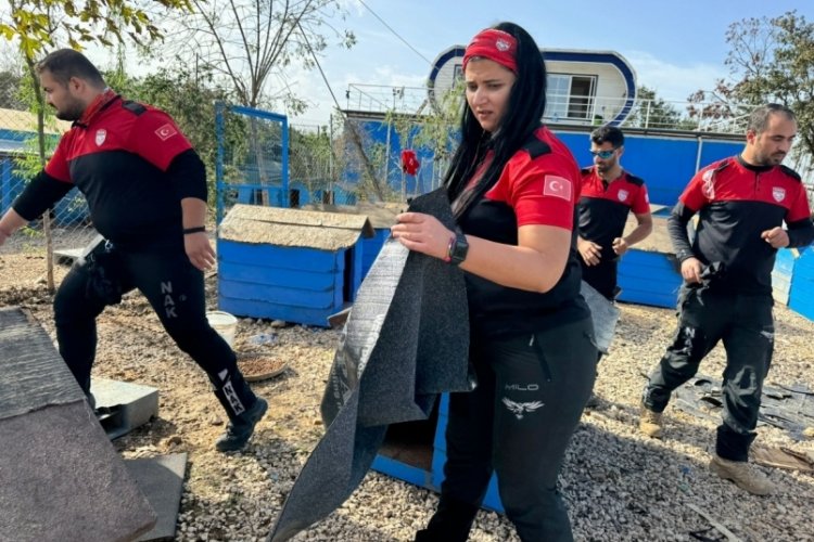 NAK k&ouml;pek kul&uuml;belerini onardı