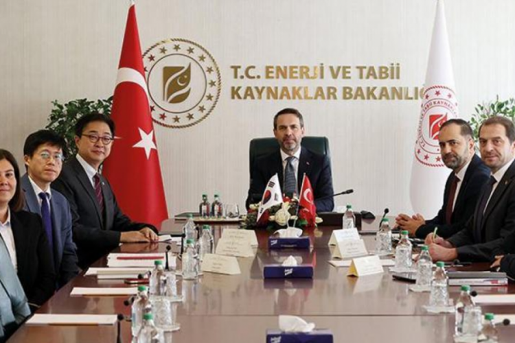 Bakan Bayraktar, Won Ik Lee'yi makamında kabul etti