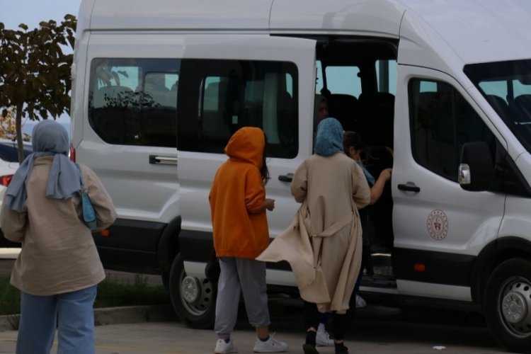 Yalova'da yurtta kalan 140 &ouml;ğrenci hastaneye kaldırıldı