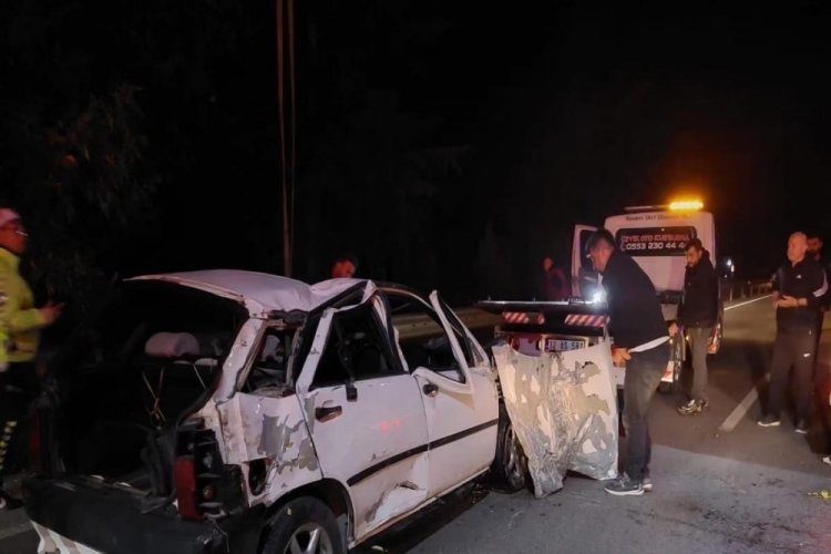 Isparta'da kontrolden &ccedil;ıkan otomobil şarampole yuvarlandı