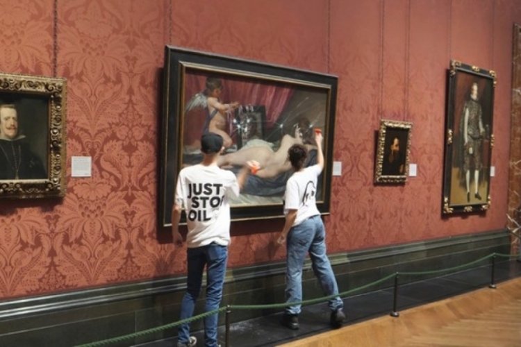 İngiltere'de iklim aktivistleri, National Gallery'de sergilenen tablonun koruyucu camını kırdı