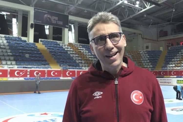 A Milli Erkek Hentbol Takımı'nda başantren&ouml;r Okan Halay d&ouml;nemi sona erdi