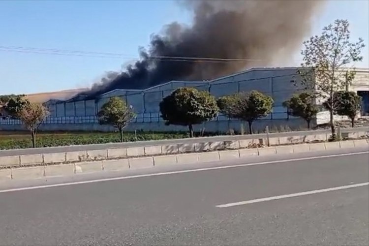 Kahramanmaraş'ta tekstil fabrikasında yangın &ccedil;ıktı