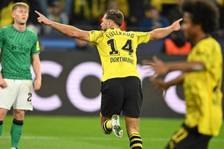 Borussia Dortmund, Newcastle United'ı 2 golle yendi