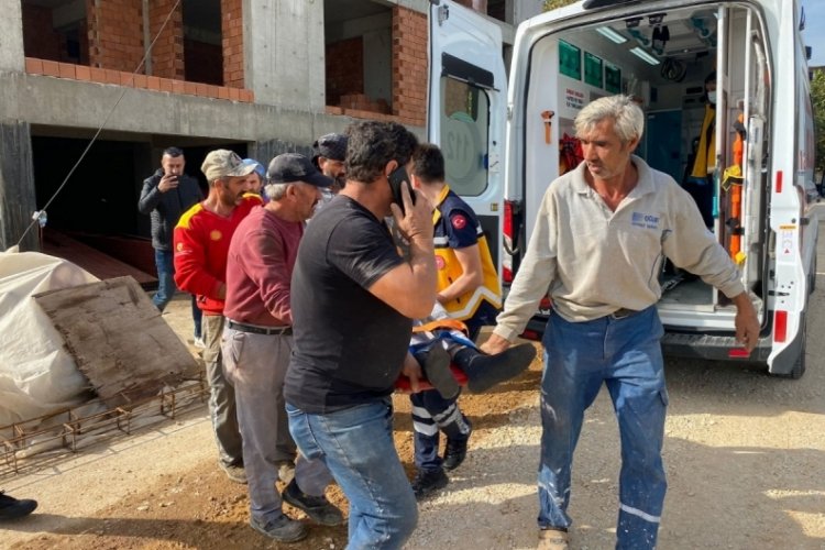 Bursa'da inşaattan d&uuml;şen iş&ccedil;i yaralandı...