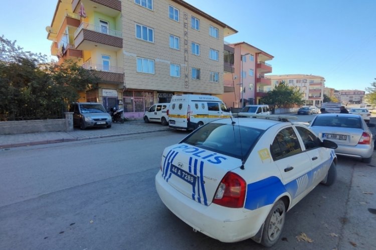 Malatya'da tartıştığı 11 &ccedil;ocuğunun annesini t&uuml;fekle vurarak &ouml;ld&uuml;rd&uuml;
