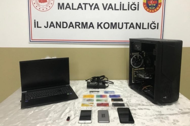 Malatya'da depremzedeleri dolandıranlara jandarmadan operasyon