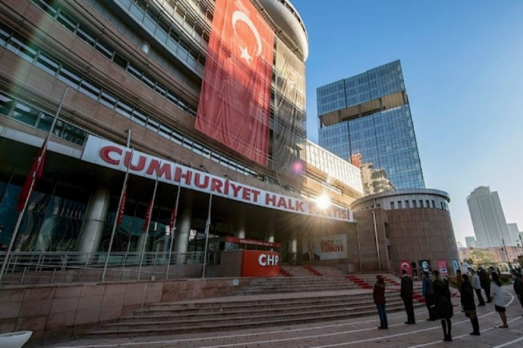 &Ouml;zg&uuml;r &Ouml;zel, olağan&uuml;st&uuml; toplantı kararı aldı!