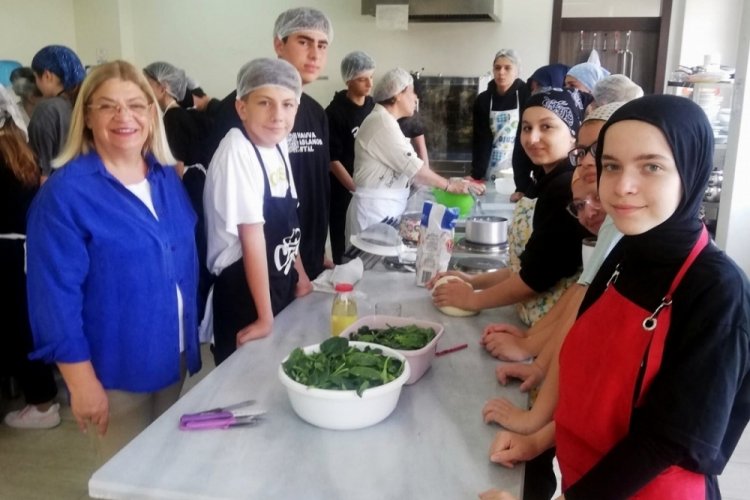 Bursa'da geleceğin şefleri Girit yemeklerini öğrendiler Bursa
