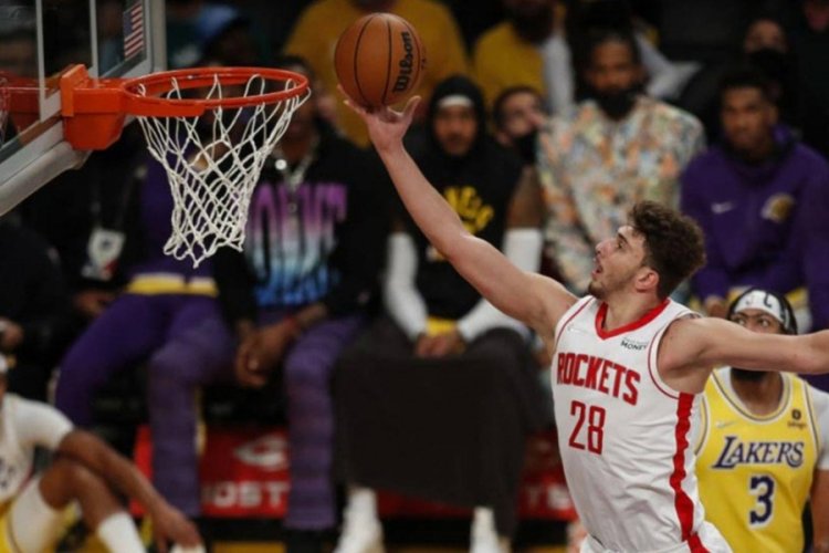 Alperen Şeng&uuml;n şov yaptı, Rockets, Lakers'ı 128-94 yendi