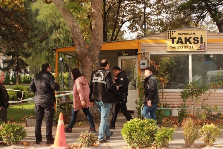 Kayseri'de taksi durağında 77 yaşındaki yaşlı adam &ouml;l&uuml; bulundu