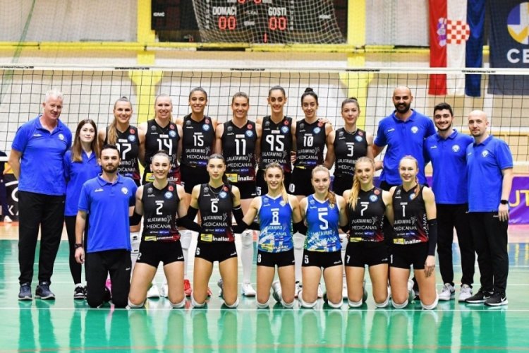 Nil&uuml;fer'in sultanları, rakibine set vermedi