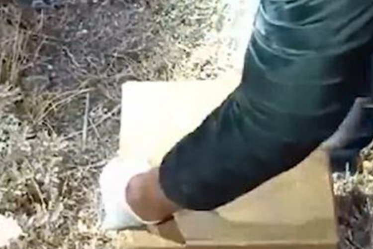 Konya'da polisten ka&ccedil;an s&uuml;r&uuml;c&uuml;n&uuml;n aracında 20 kilogram eroin &ccedil;ıktı