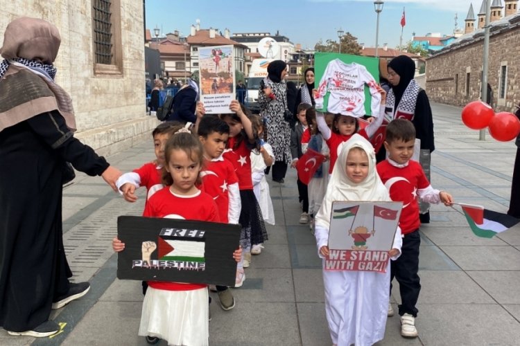 Konya'da  "Filistin'deki &Ccedil;ocuklar &Ouml;lmesin" etkinliği