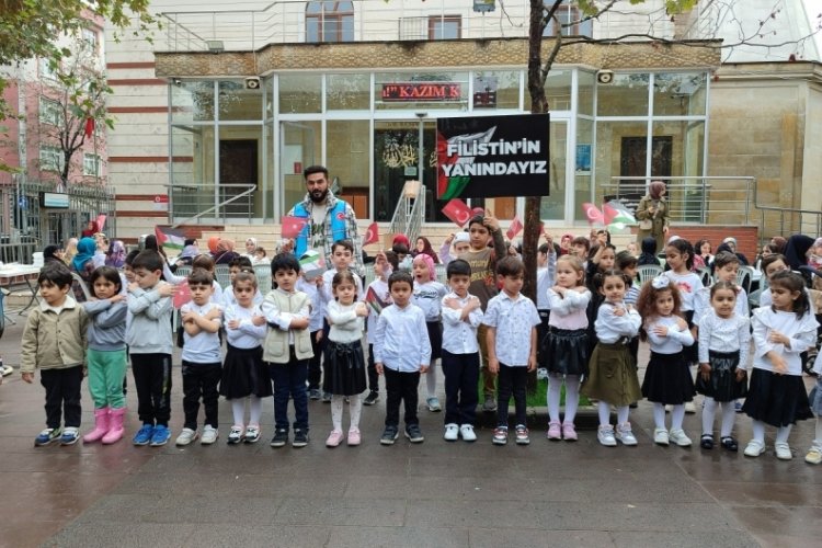 İstanbul'da Filistin yararına kurulan 'Hayır &Ccedil;arşısı'nın a&ccedil;ılışı yapıldı