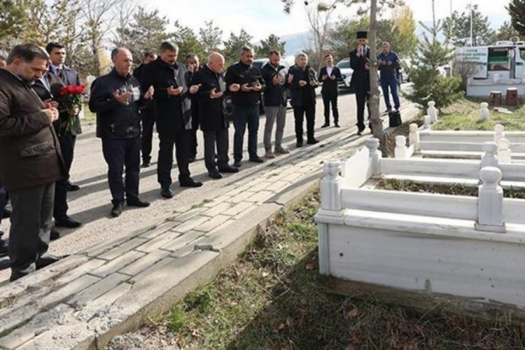 Van depreminde hayatını kaybeden muhabir Cem Emir anıldı