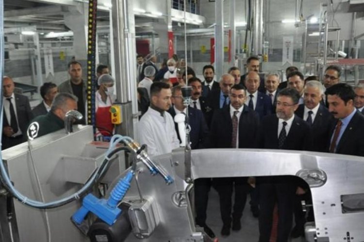 Bakan Yumaklı: Artık doğan her buzağı i&ccedil;in yetiştiricilerimize destek vereceğiz