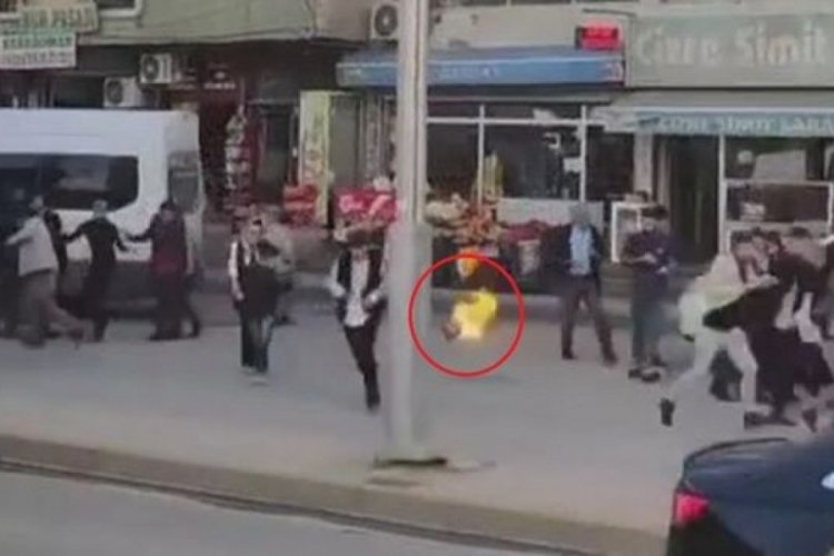 Şırnak'ta alev alan t&uuml;p&uuml; kalabalığın &uuml;zerine attı