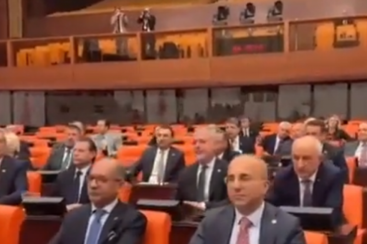 CHP Meclis'i terk etmeme eylemine başladı