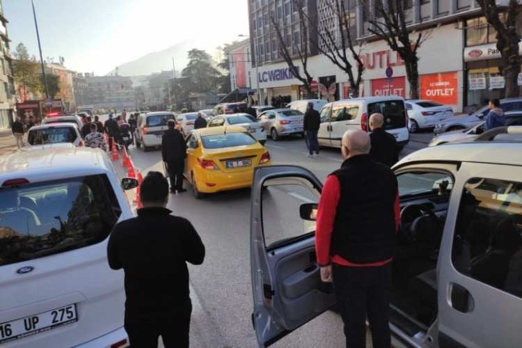 Bursa'da 9'u 5 ge&ccedil;e hayat durdu!