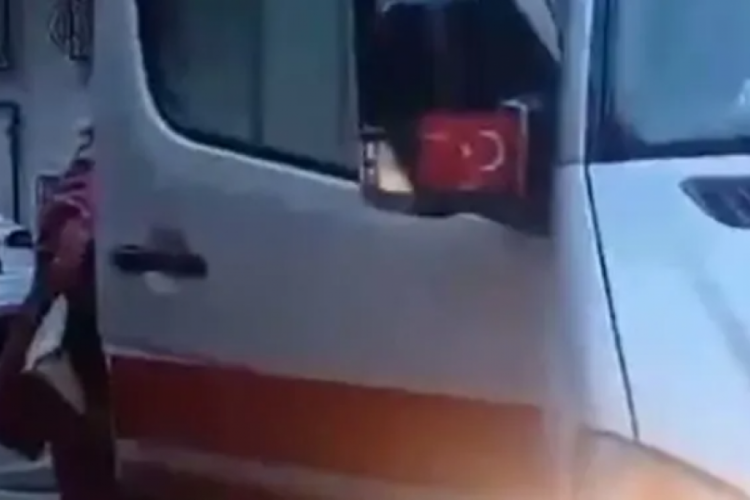 İstanbul'da yeni doğan bebeğini camdan sokağa atmıştı!