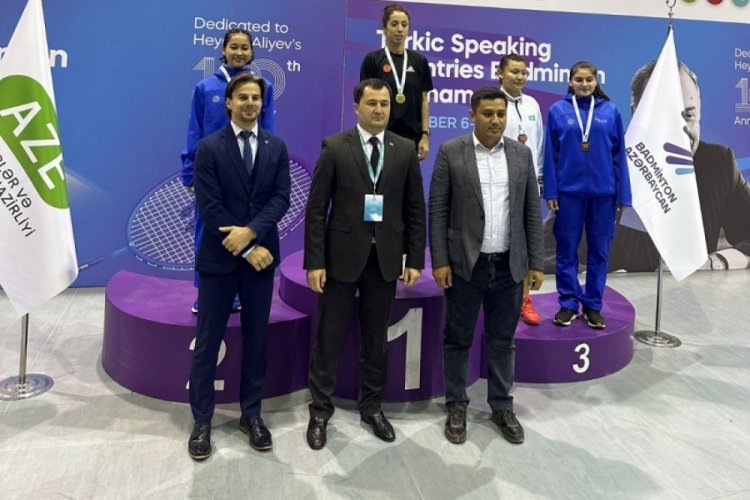 Badmintoncular Azerbaycan'dan 3 madalyayla d&ouml;nd&uuml;