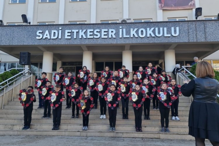 Bursa'da İlkokul ve Anaokul &ouml;ğrencilerinden 10 Kasım programı